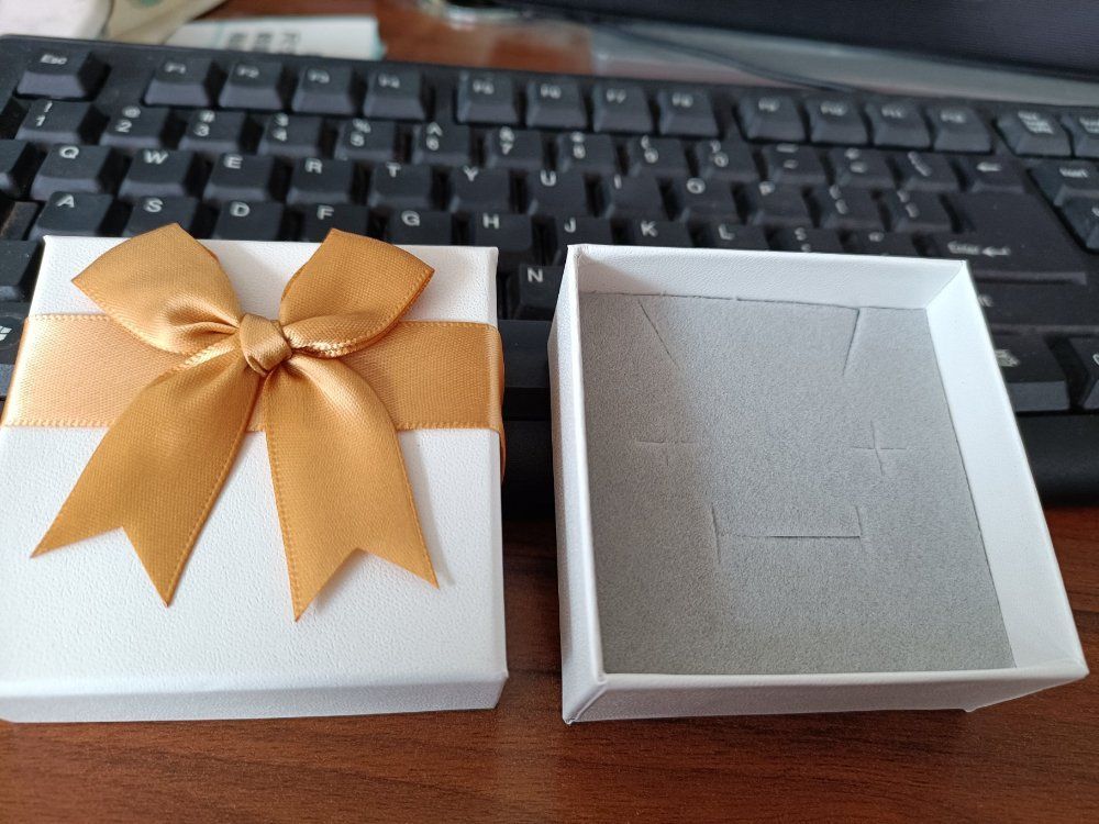 Upper and Lower Cover Ring Earring Necklace Pendant Jewelry Bracelet Set Gift Packaging Box with Ribbon and Foam Insert