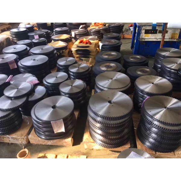 Quality CrV steel environmental silent TCT circular saw body and steel core