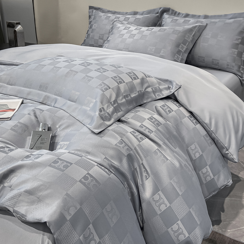 Polyester / Linen / Cotton Luxury Jacquard Bedding Sets Collections 4 Pcs Comforter