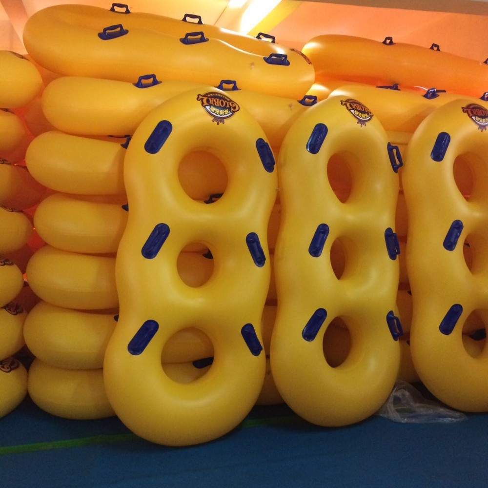 Inflatable swim ring with flowers