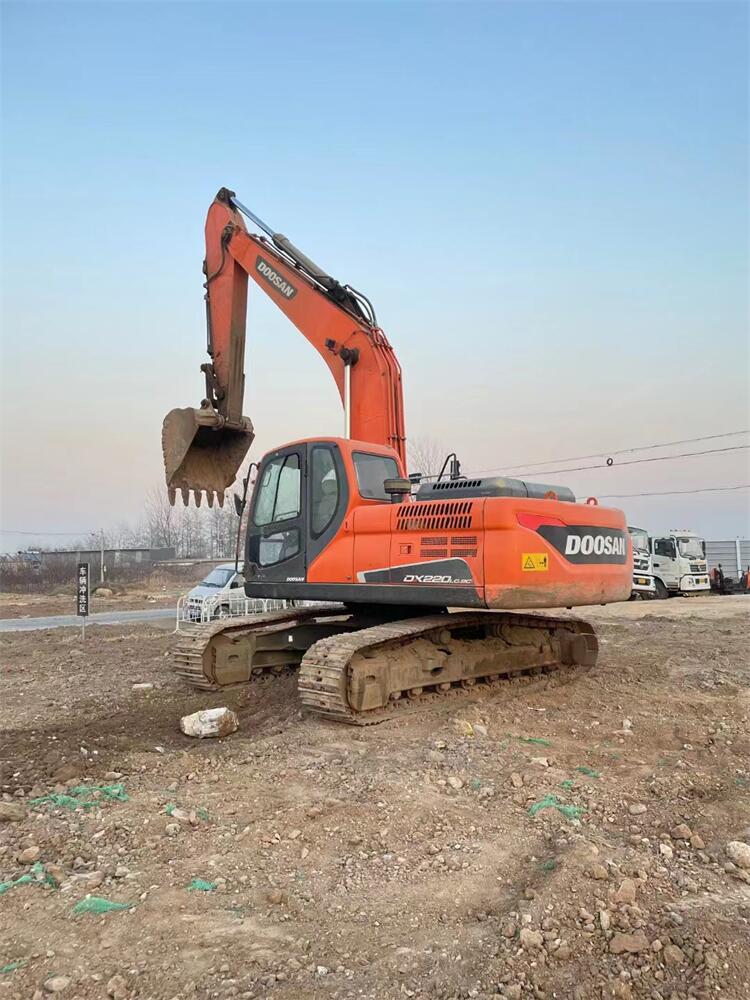ORIGINAL Hydraulic Cylinder 2017 Year Model Doosan Used DX220 Excavator in Shanghai