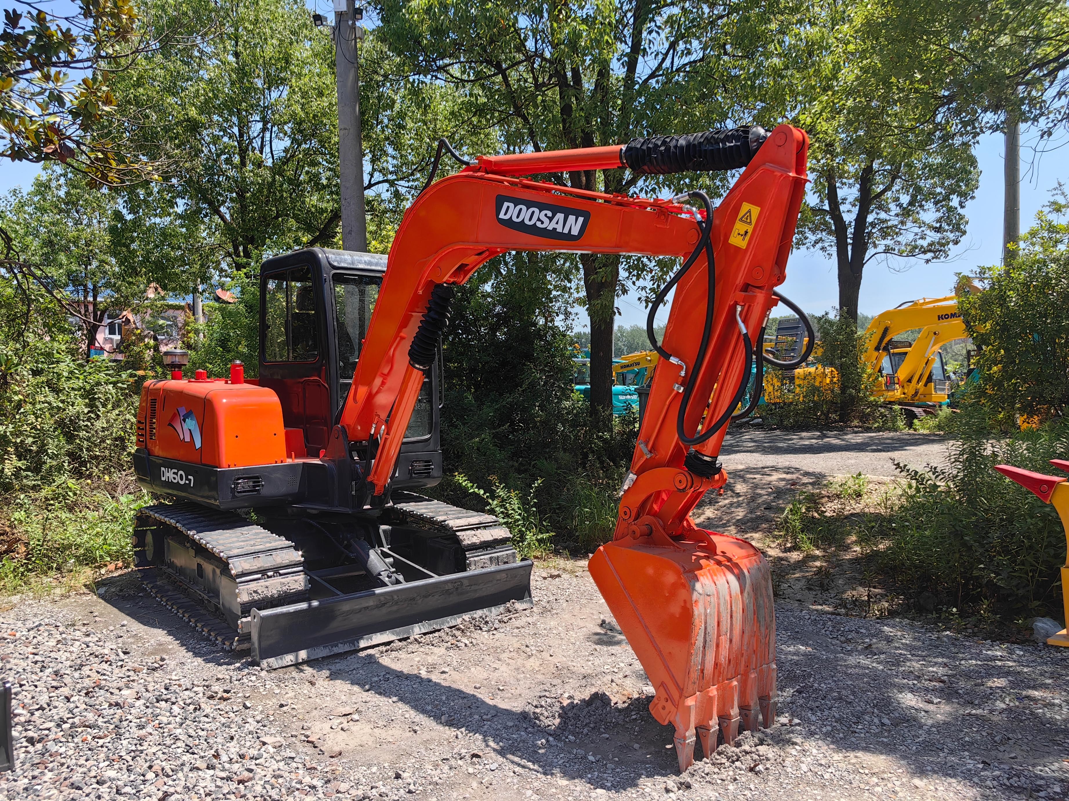 6 Ton Used Doosan DH60 Excavator With 0.2m³ Bucket Capacity