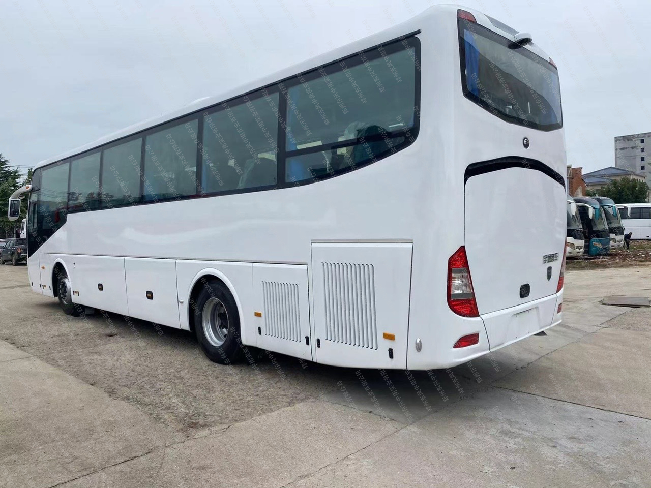 AC Equipped 59 Seats Big Coach Used Buses Engine Capacity 6 8L Luxury Tour Youtong Bus