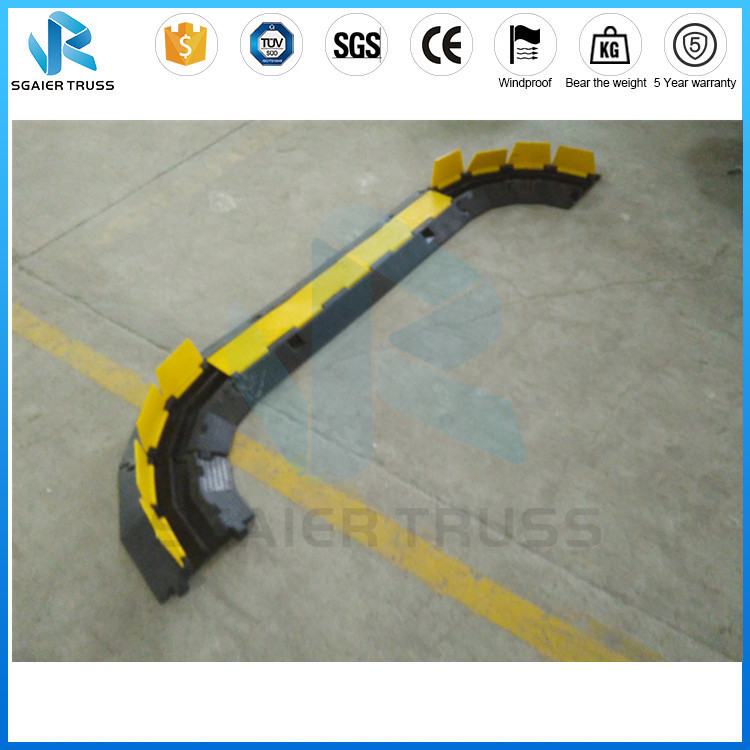 Roadway Safety Truss Parts Strong Impacting Resistance Heavy Duty Rubber Cable Protector