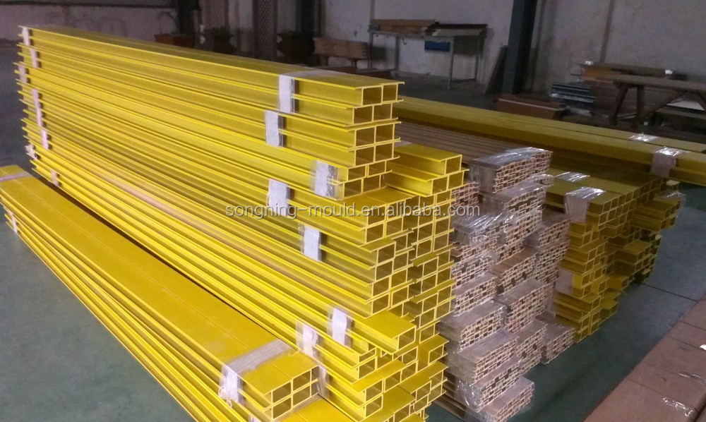Red Weather Resistant Co-Extruded Wall Panel The Perfect Choice for Any Project