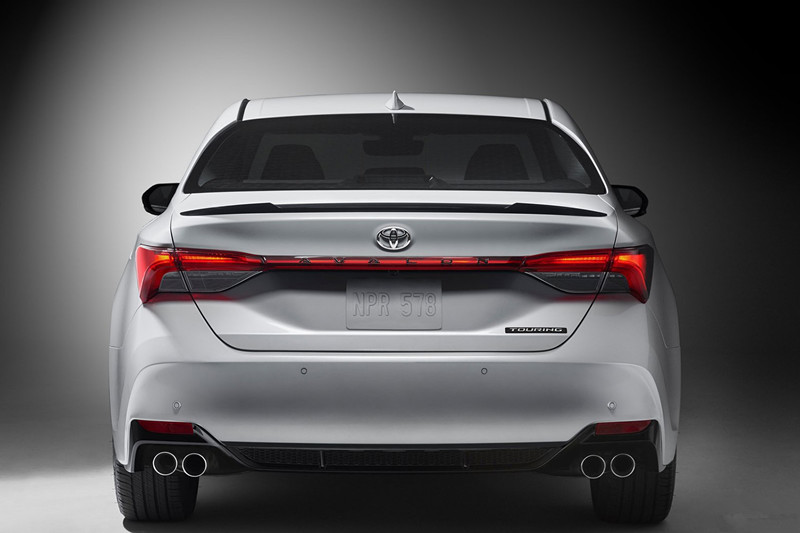 TO-YOTA Avalon 2.0L Petrol Cars with Big Space and Electric Steering System Made