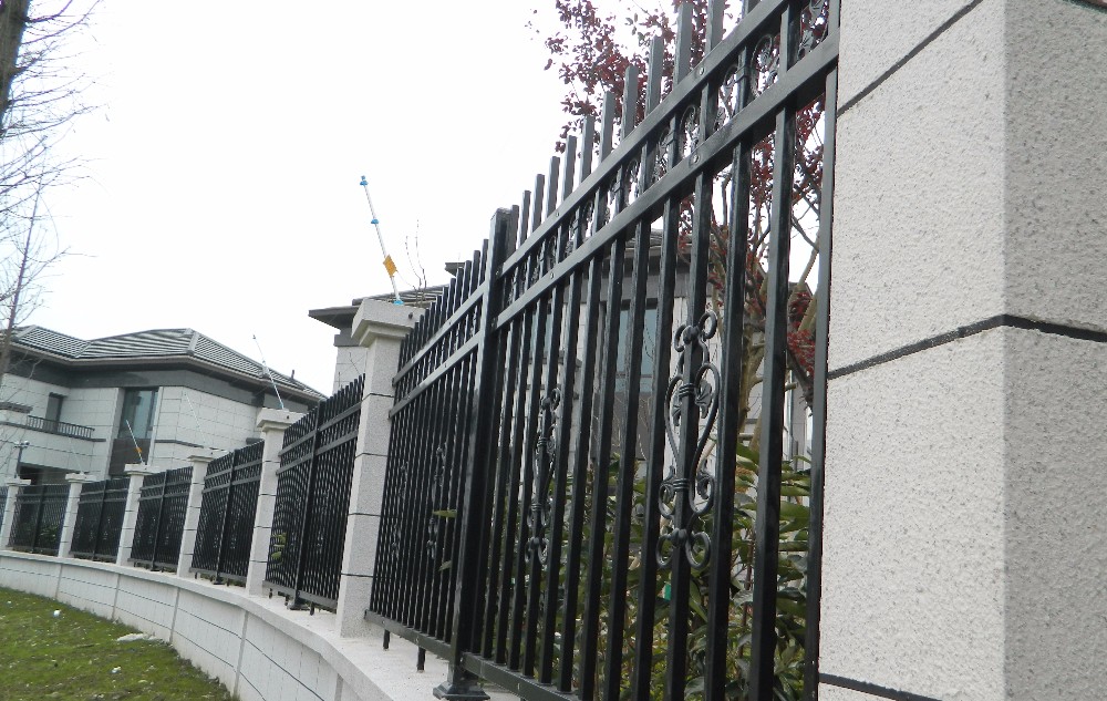 Powder Coated Galvanized Steel Tubular Ornamental Spear Top black outdoor model metal fence,Galvanized Garrison fencing