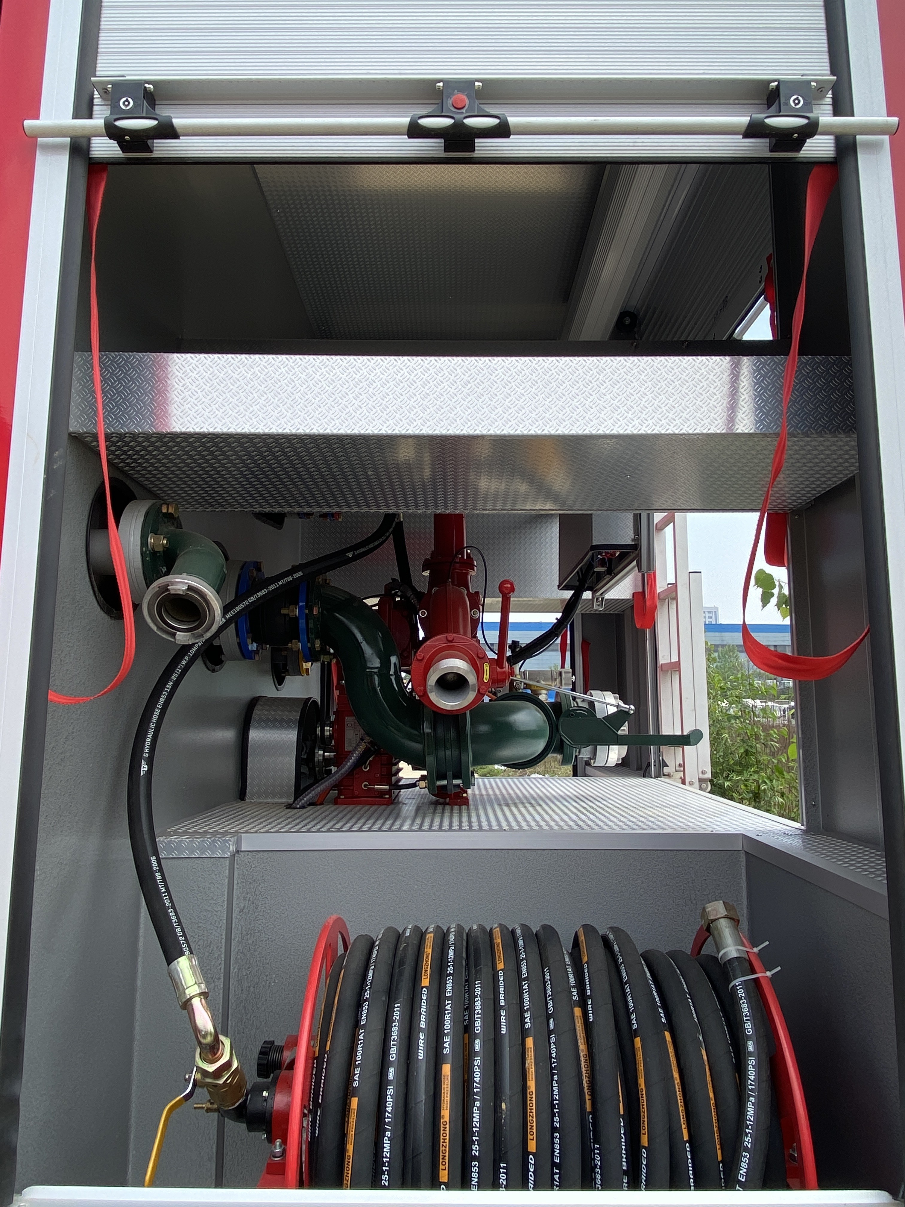 Emission Standard Euro 3-euro 6 Fire Truck 8x4 Firefighting Vehicle Fire Fighting Truck