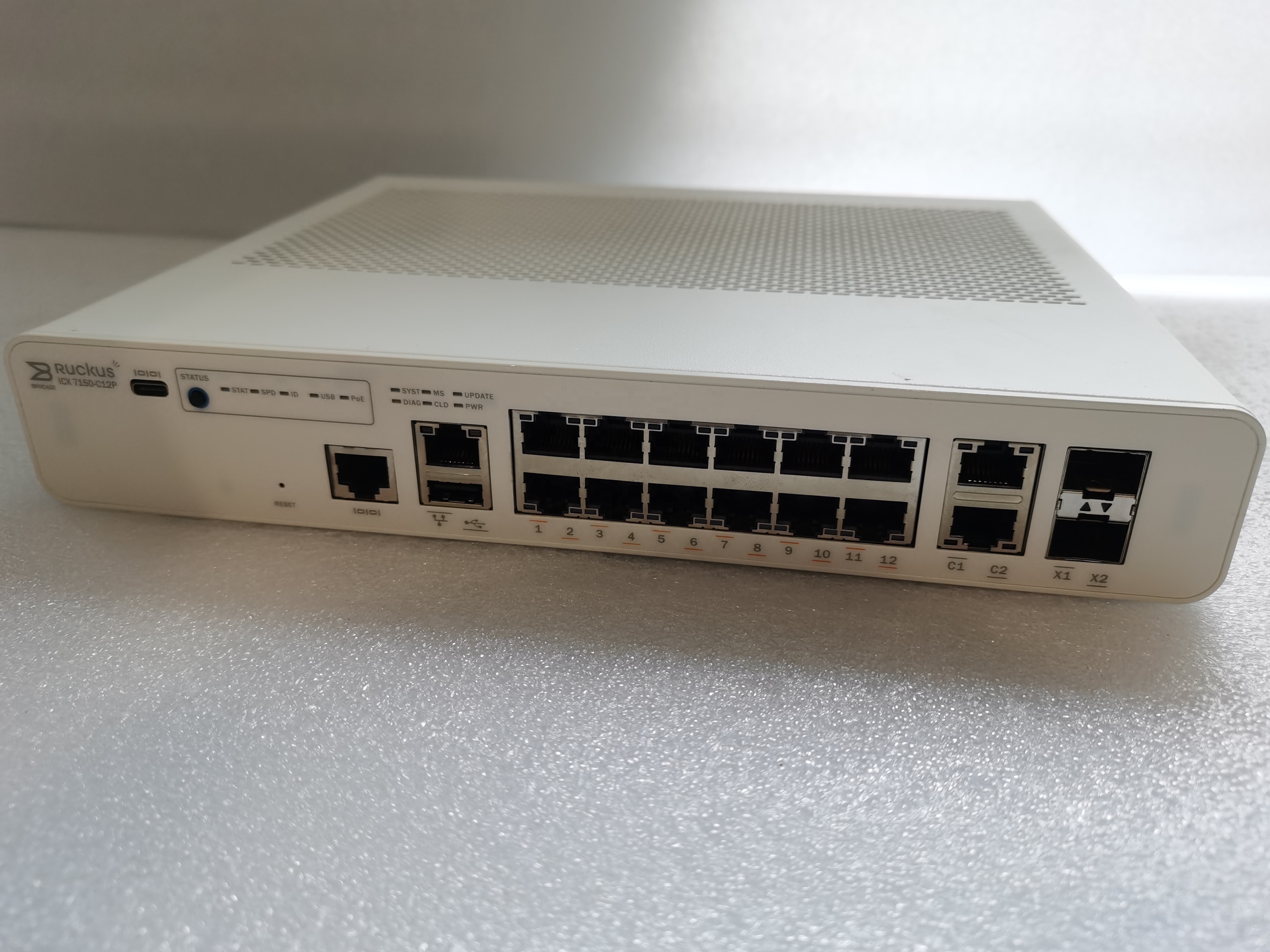 ICX7150-C12P-2X10GR Ruckus ICX 7150 12 Port Poe Switch Compact With 10GBE Uplinks