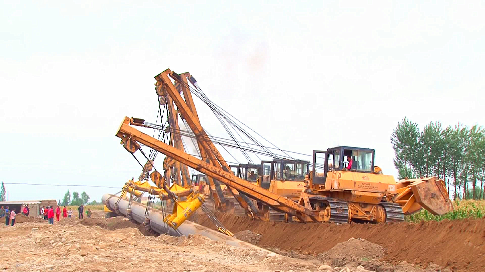 Heavy Daifeng Road Construction Machinery Electronically Controlled