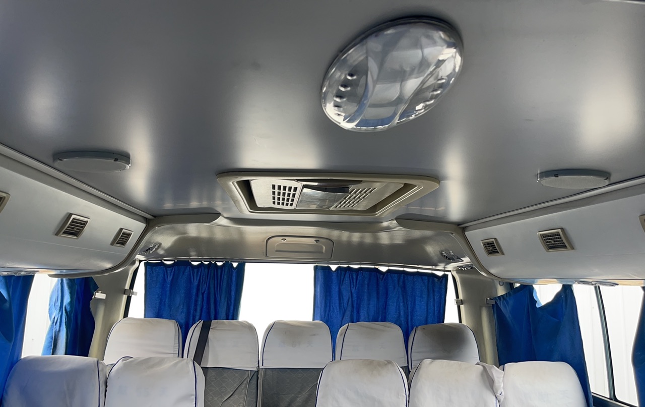 Second Hand 65 Seater City Passenger Bus LHD Used Coach Bus with Rated Torque 270/2200
