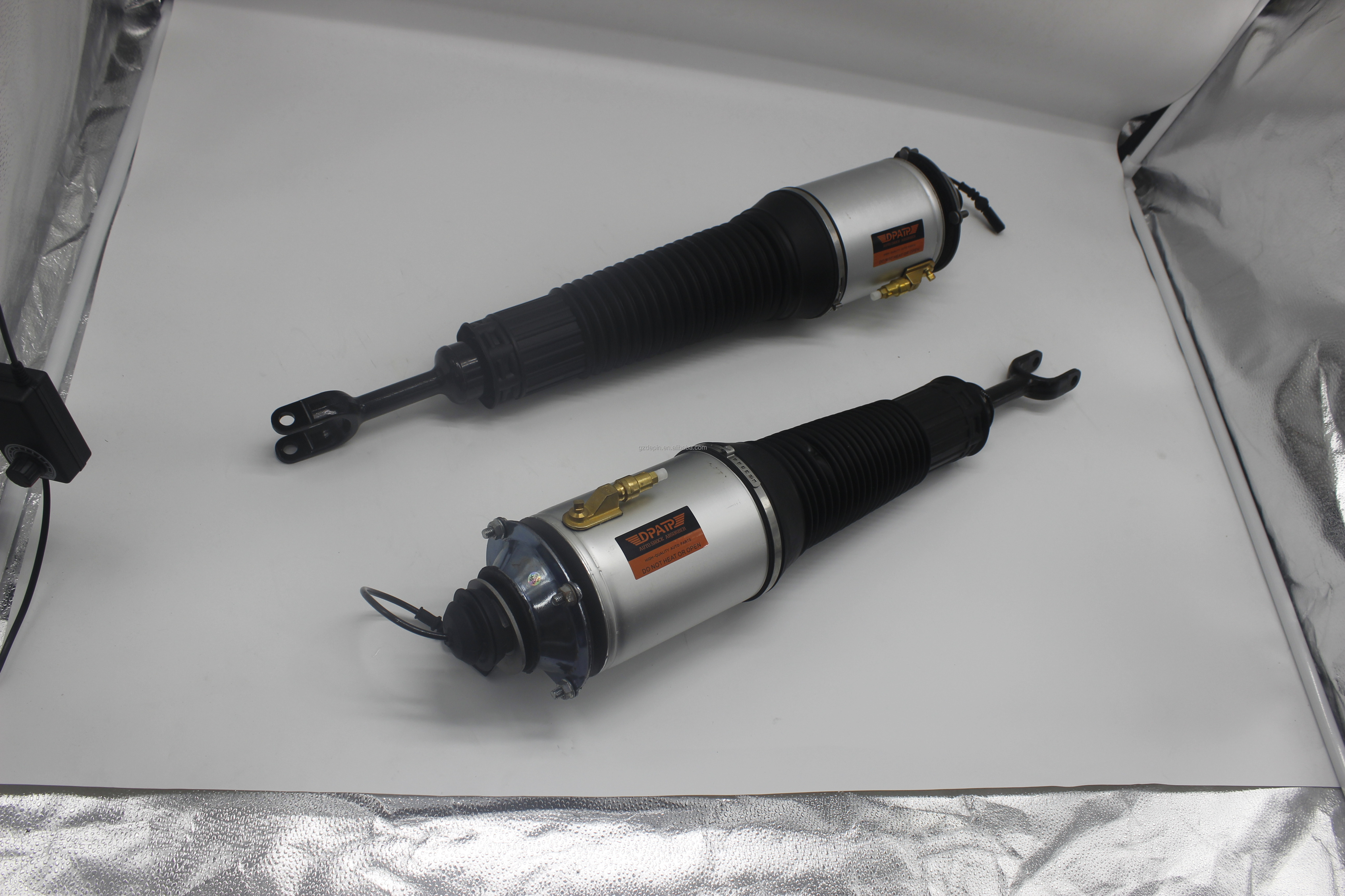 Replace/Repair Shock Absorber 4E0616039 4E0616040 for Audi A8 D3 4E OEM Standard