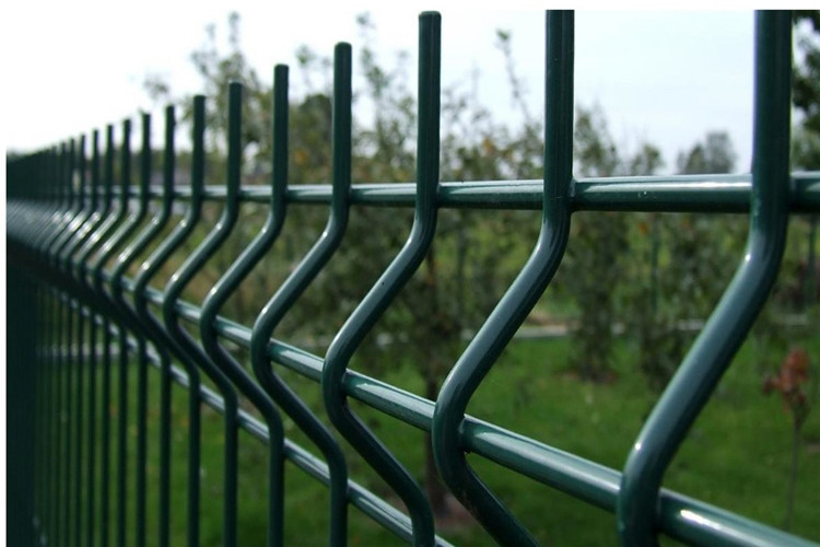 Q235 3D Garden Fence 2.4m High V Mesh Security Fencing Low Carbon Steel