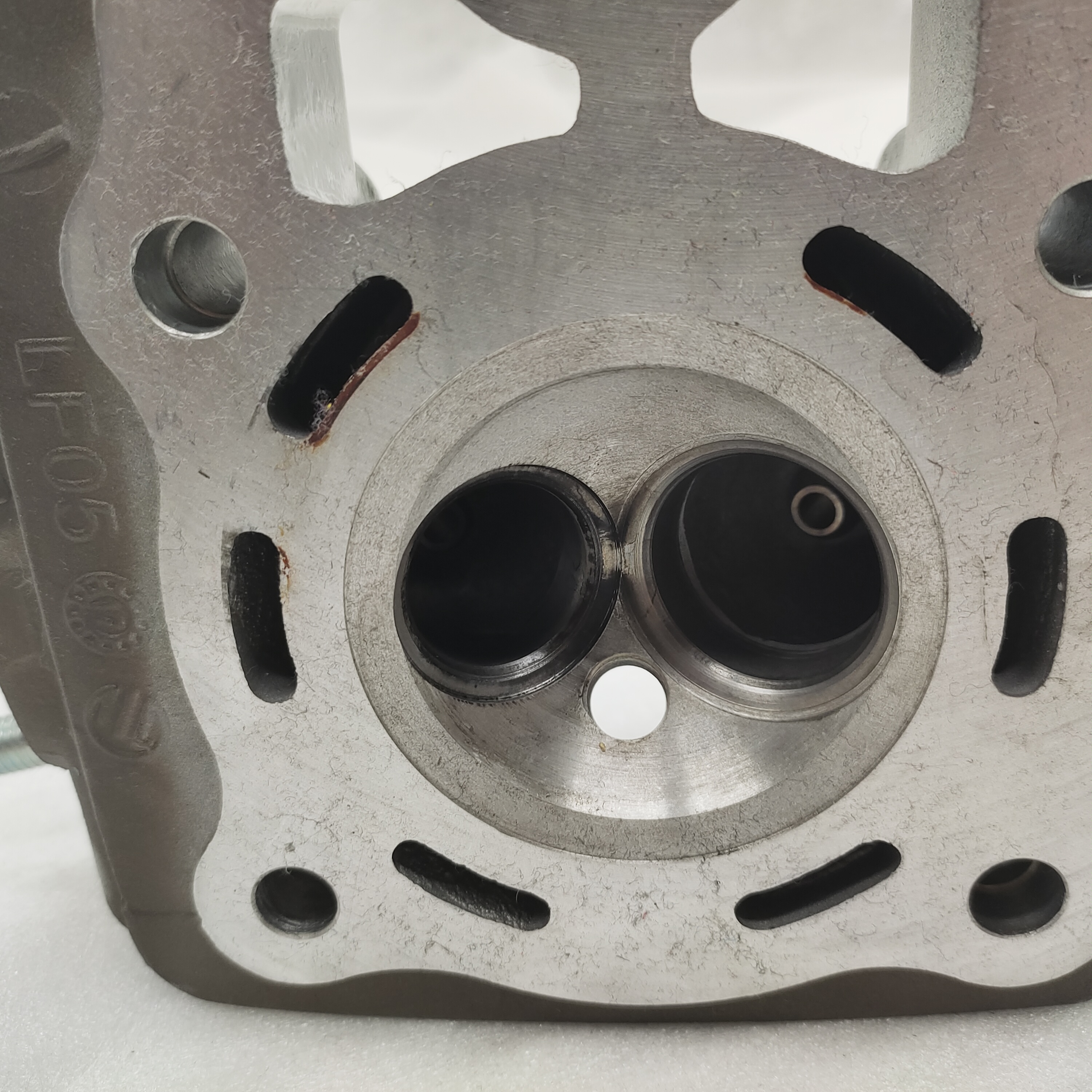 Motorcycle Engine Parts Cylinder Head Block Kit CG150 Box Sets made of Iron Material