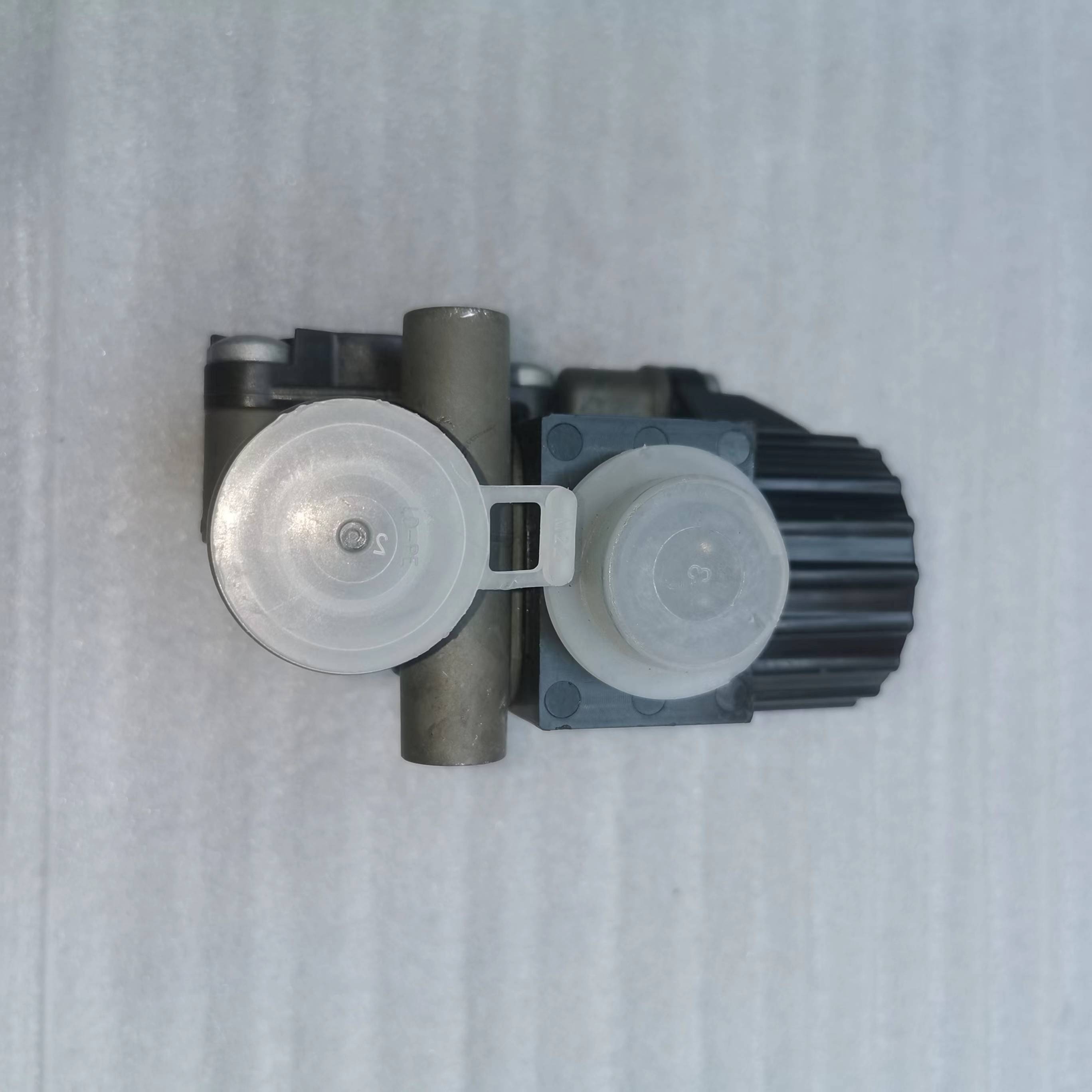 Shacman Truck Relay Valve Dz95259361105 for F3000 M3000 X3000 Heavy Duty Truck Parts