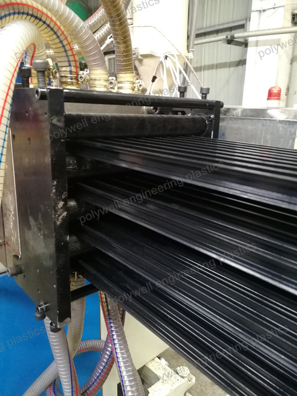 Plastic Injection Moulding Die Plastic Extrusion Mold Used To Produce Thermal Break Strips