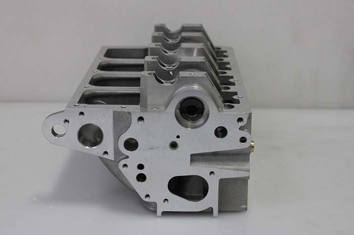 AJM Diesel Engine Cylinder Head Assembly 1118995 03G103351C 038103351DLife