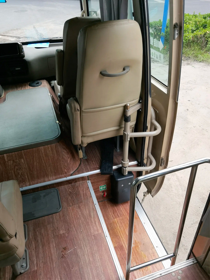 HFF6606 Ankai Brand Air-Conditioned Aviation Seats High-Quality Model Single-Door Minibus