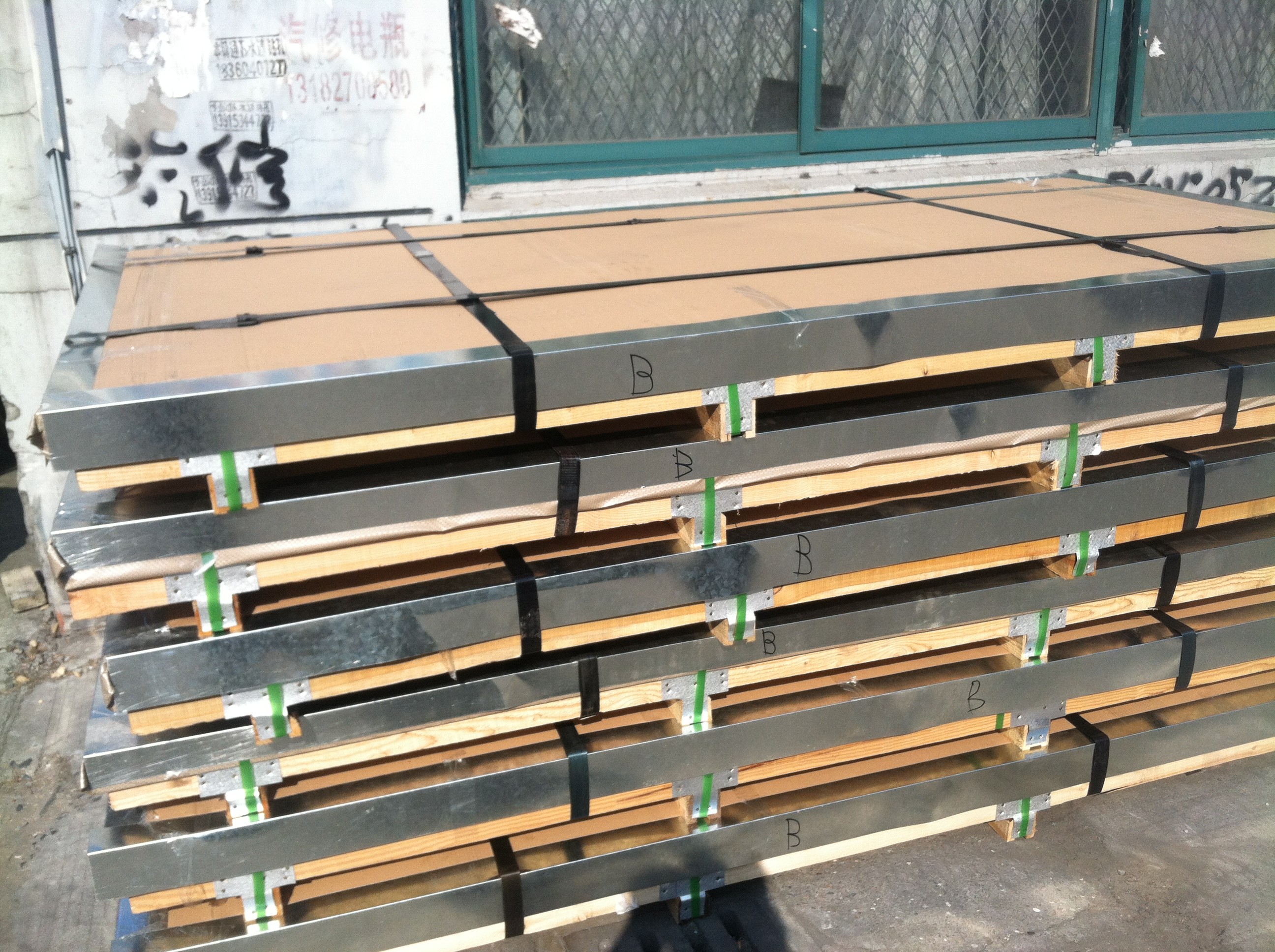 304 8K Mirror Stainless Steel Metal Sheet ASTM A240 AISI 304 1.2mm X 1219mm X 2438mm