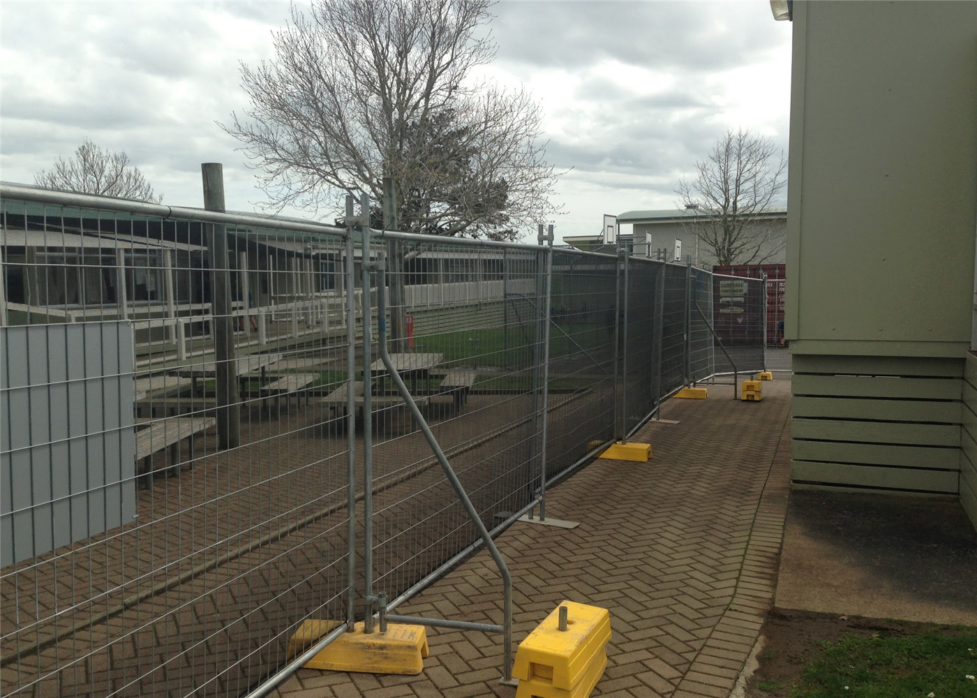Melbourne Temporary Fencing Panels 2.1mx2.4m OD32mm tube wall thick 2.00mm 42 microns hdg before welding