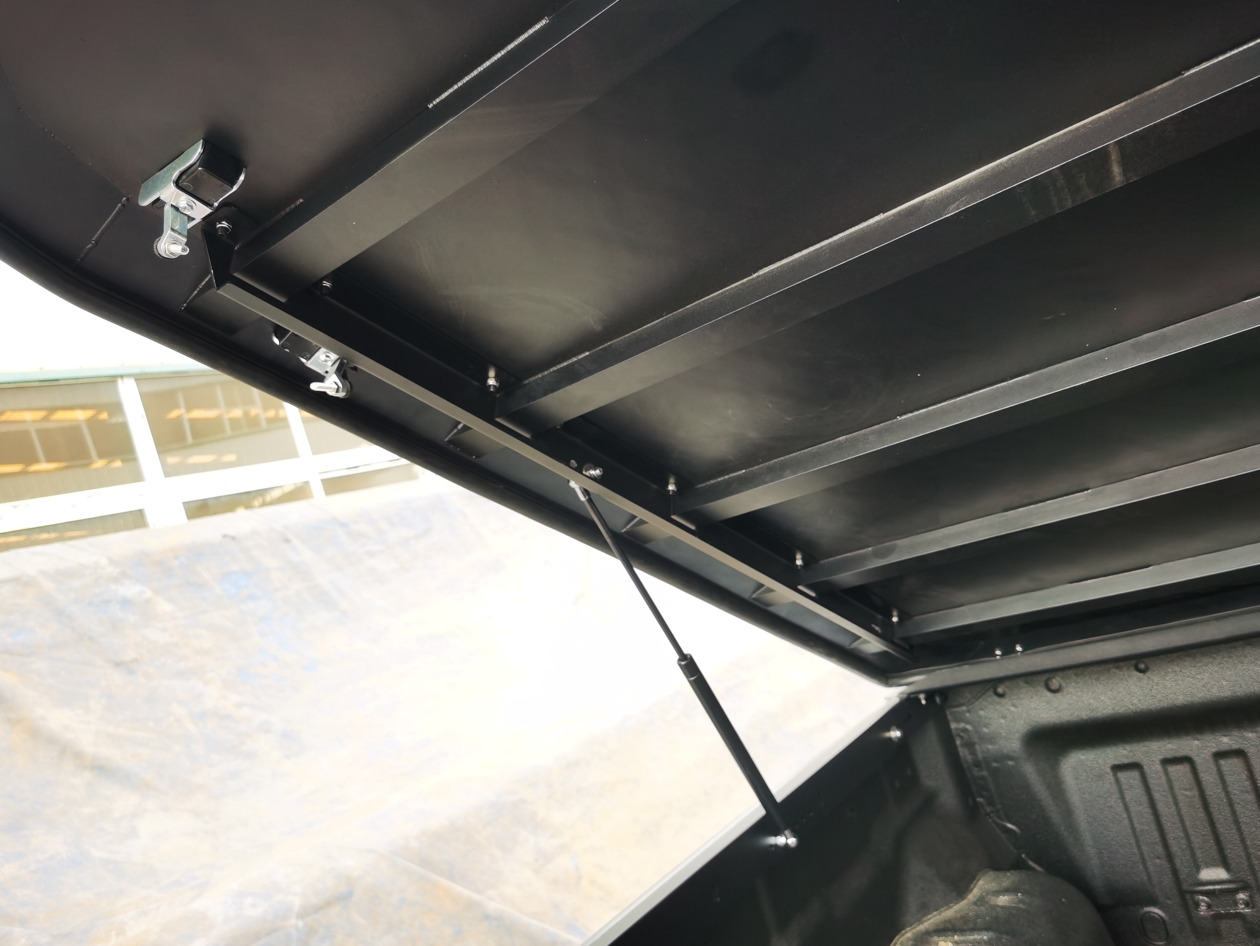 UTE Bed Mounting Manganese Steel Folding Hard Pick Up Truck Bed Cover for ISUZU D MAX