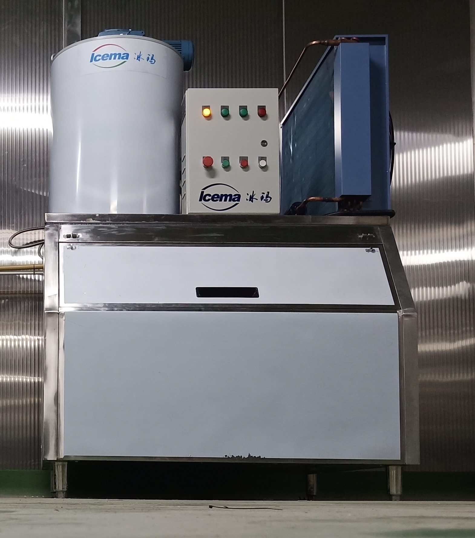 300KG Freshwater Flake Ice Machine 0.3T For Restaurant