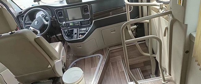 1.6Kw Mini Yutong Used Coach Bus Right Hand Drive 4650kg Euro 3
