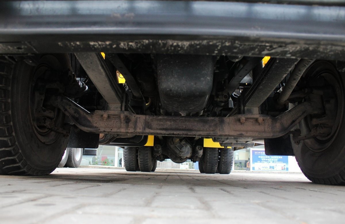 Lifting Weight 12 Tons Used Truck Crane Hongyan 290hp Flat Roof