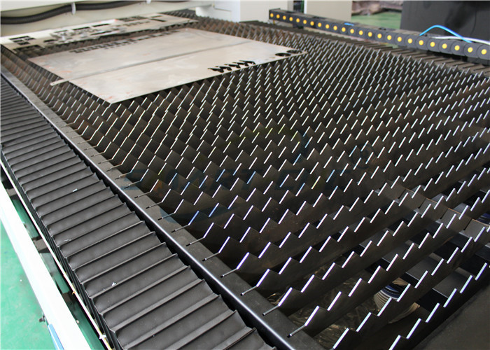 Water Cooling Fiber Laser Cutting Machine 2000×6000mm Exchange Table