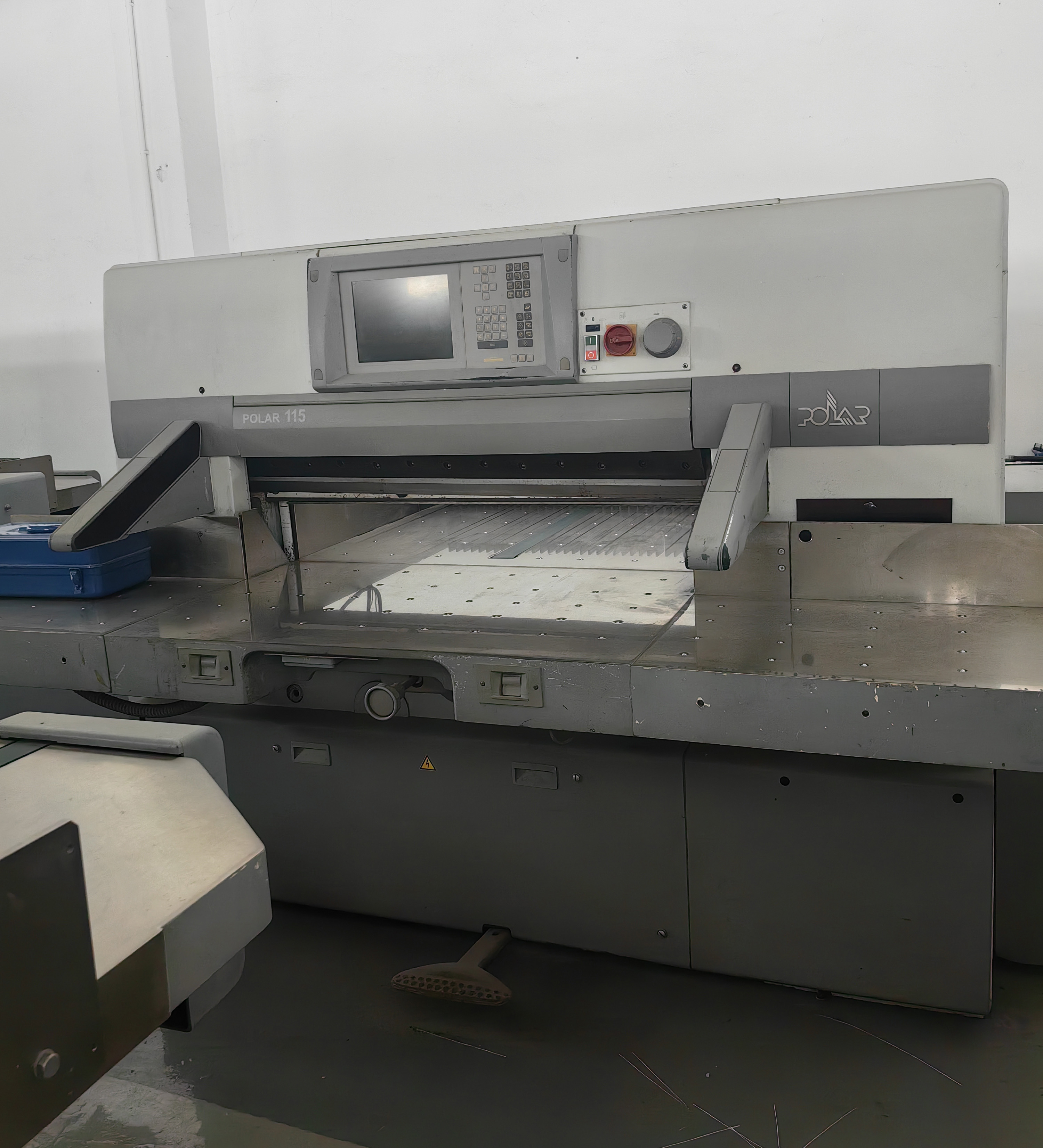 380V Used Polar Paper Cutting Machine 380v PLC Automatic Paper Cutter