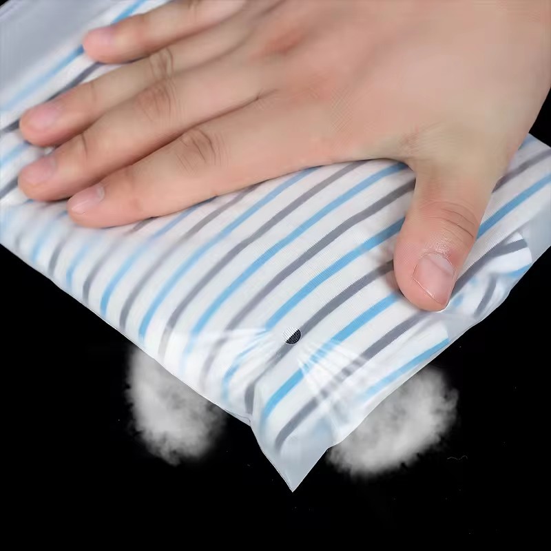 Clear Waterproof Zipper Pouch Screen Printing / Gravure Printing Weight Capacity 10kg