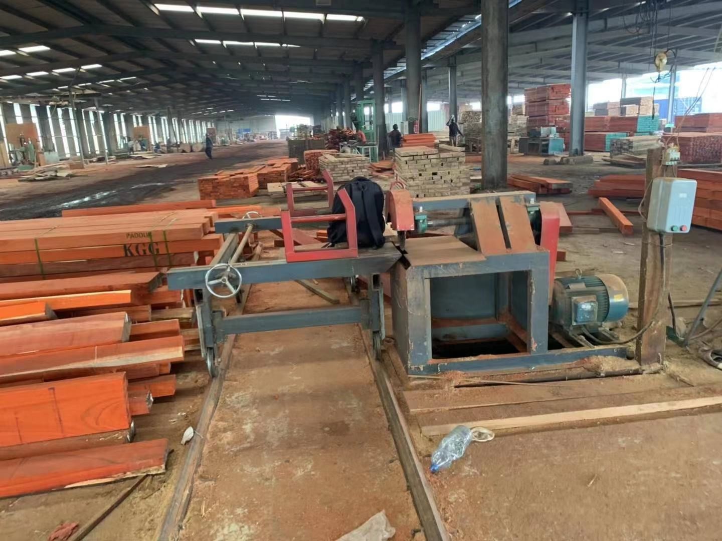 Industrial Diesel Electric Bandsaw Mill Wood Horizontal Mobile Portable With Trailer