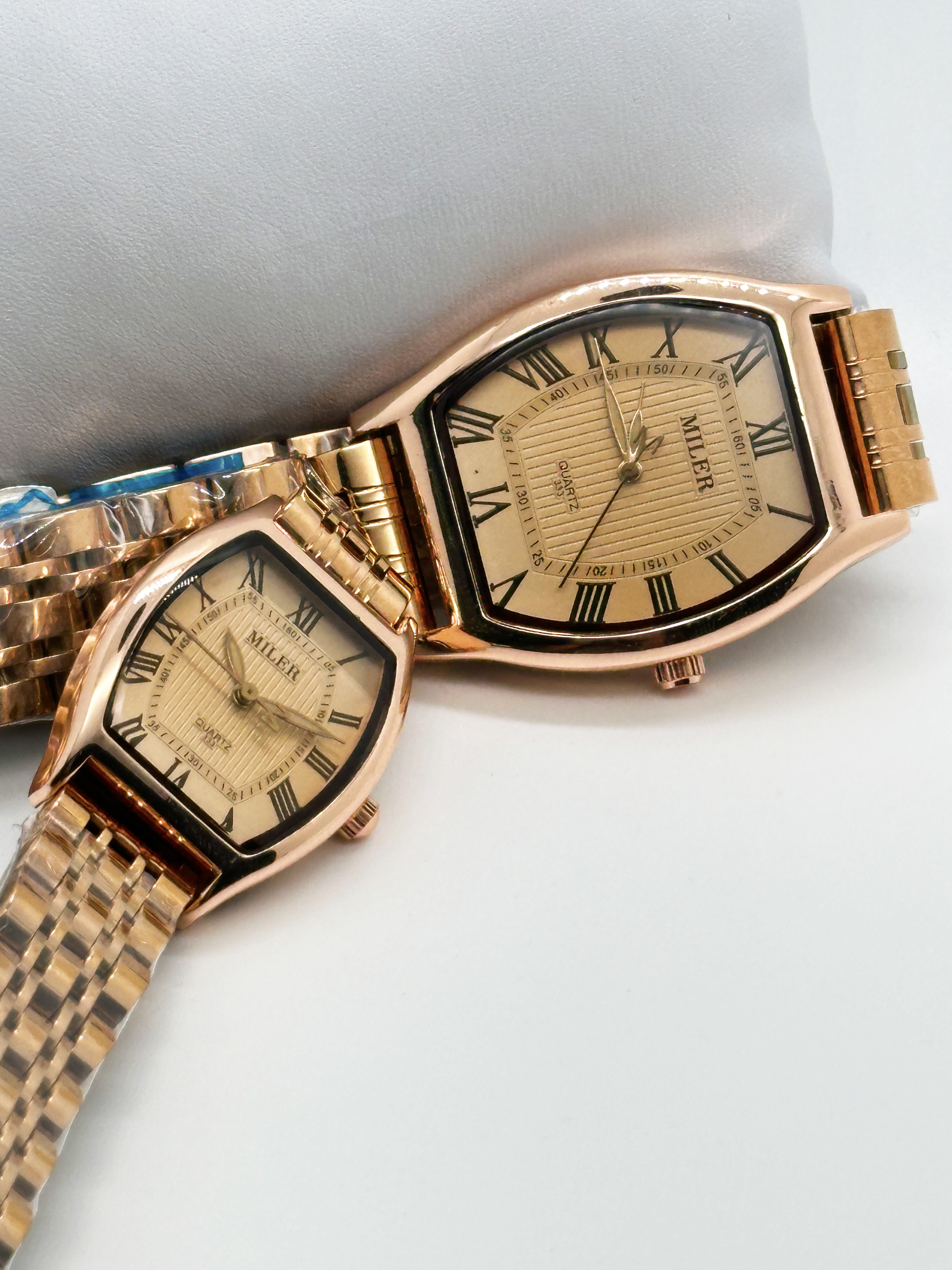 China Factory Hot Lover Luxury Business Stainless Steel Gold Classic Waterproof Couple Watch