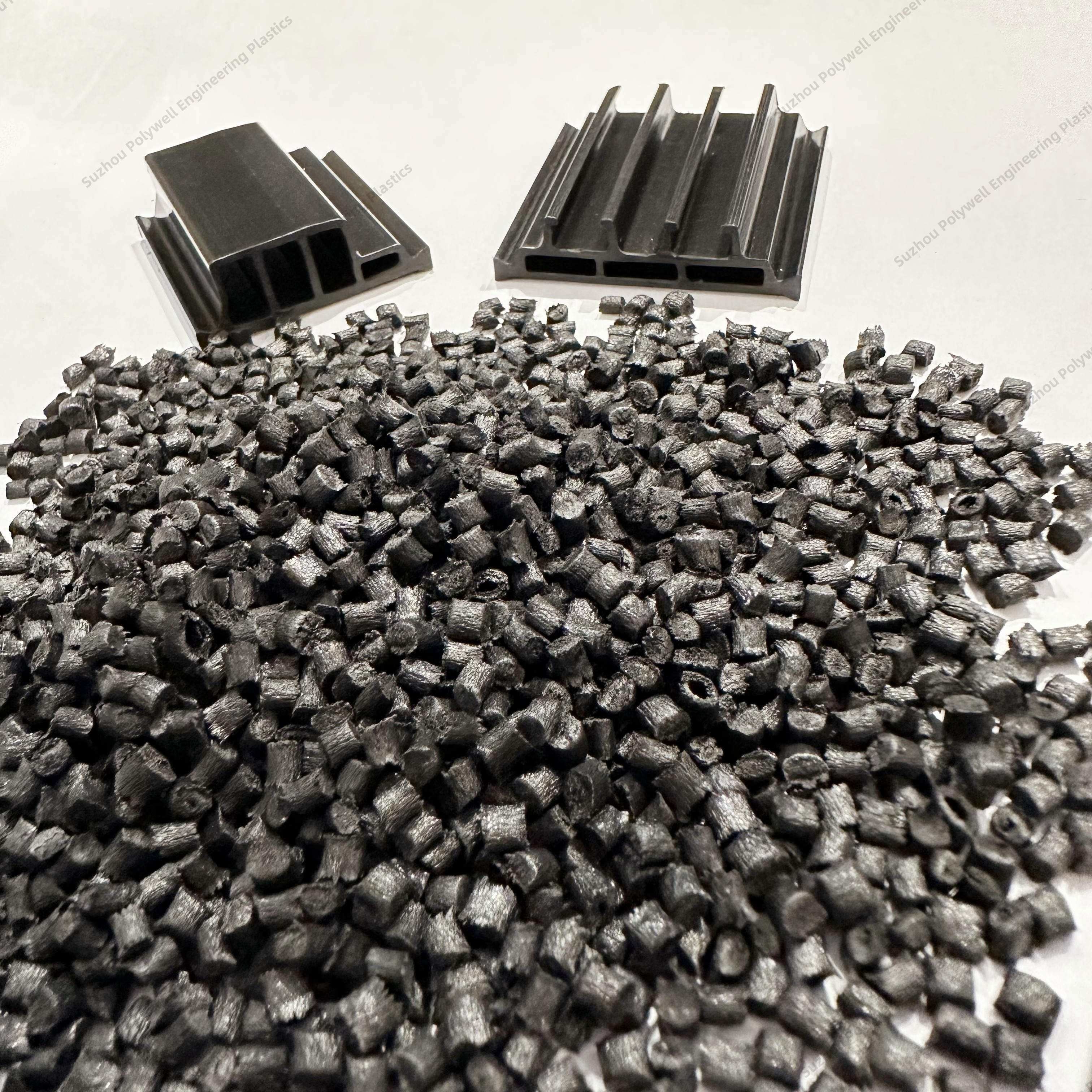 Extrusion GradePolyamide Nylon Raw Material Polyamide Glass Fiber Reinforced GF25 PA66 Granules For Building Material