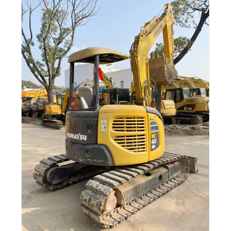 Komatsu PC40 Mini Excavator in Good Condition with Rubber Track Pad and 26.1 KW Power