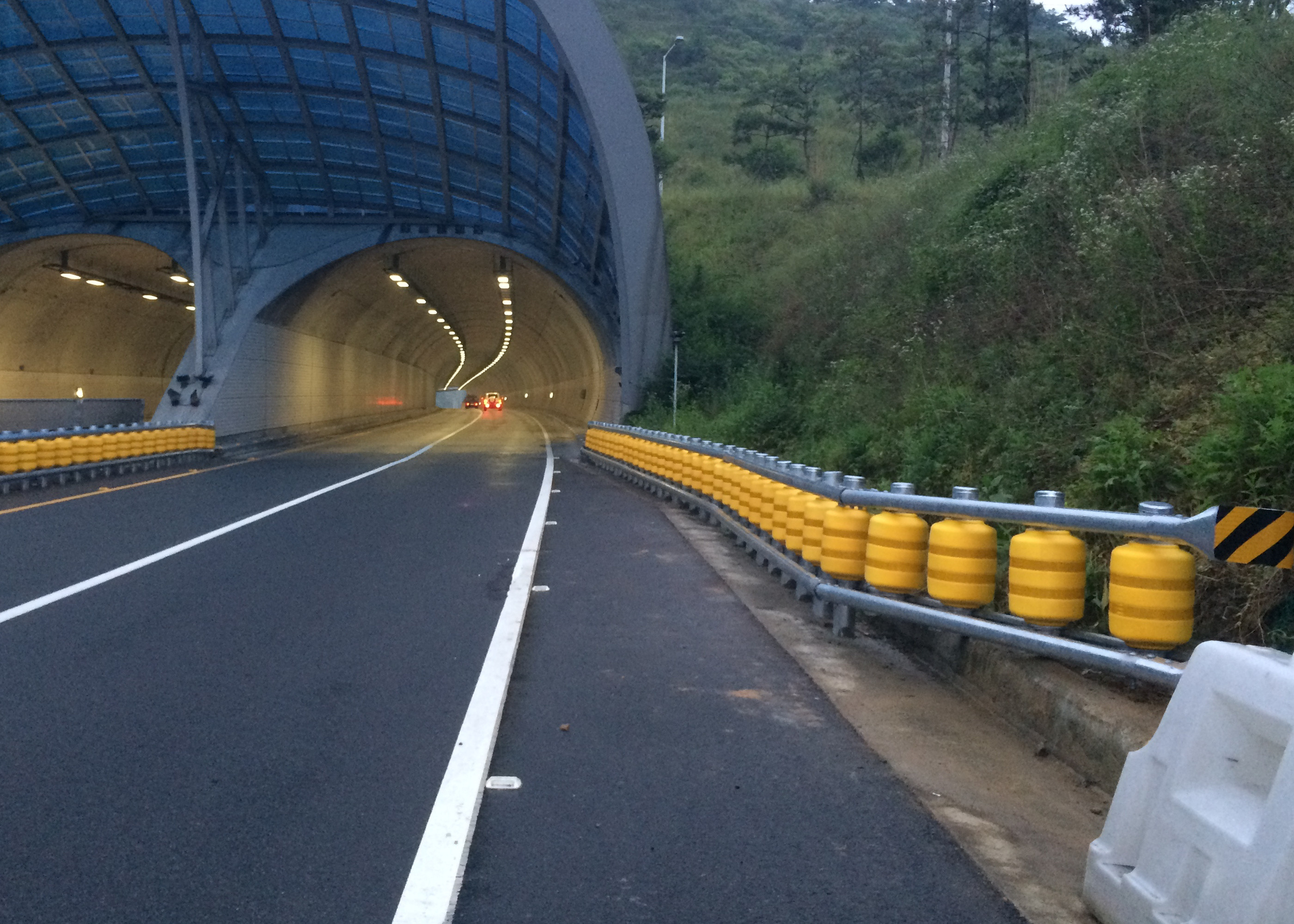 Safety Roller Barrier Highway Rotating Guardrail Rotating Safety Barrier