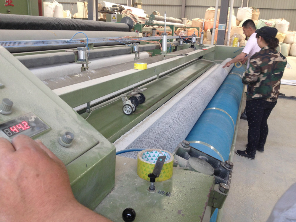 4000g-7500g/square Meters Geosynthetics Clay Layer for Lake Dam ISO 9001 Standard