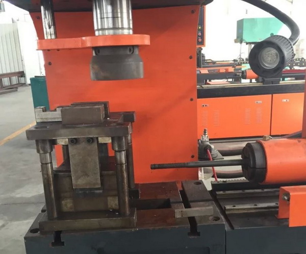 Stainless Steel CNC Tube Punching Machine Single Hole Automatically