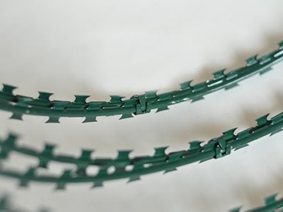PVC Coated Razor Barbed Wire Anti-rust Spray Painting Barbed Wire fencing