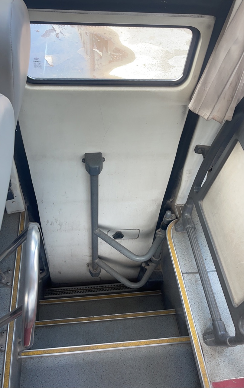 65 Seats Used Coach Bus with Euro 3 Emission Standard and Manual Transmission Type