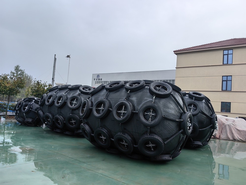 Cylinder Premium Black Rubber Pneumatic Fender Yokohama