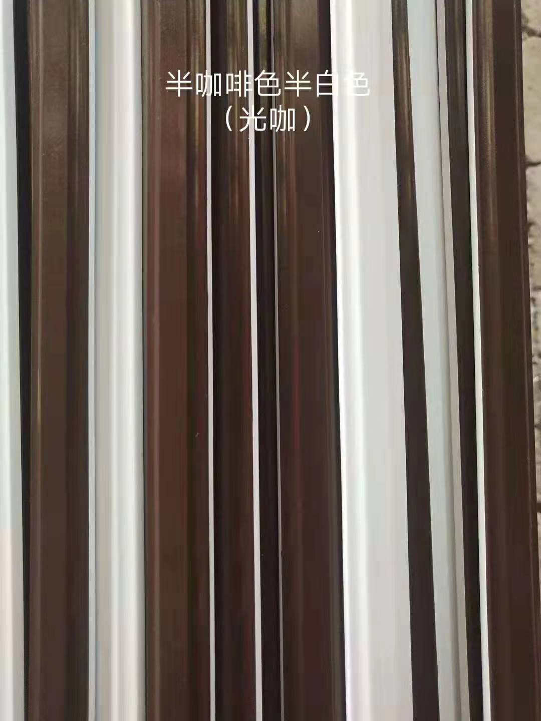 windows and doors use Georgian bar fittings