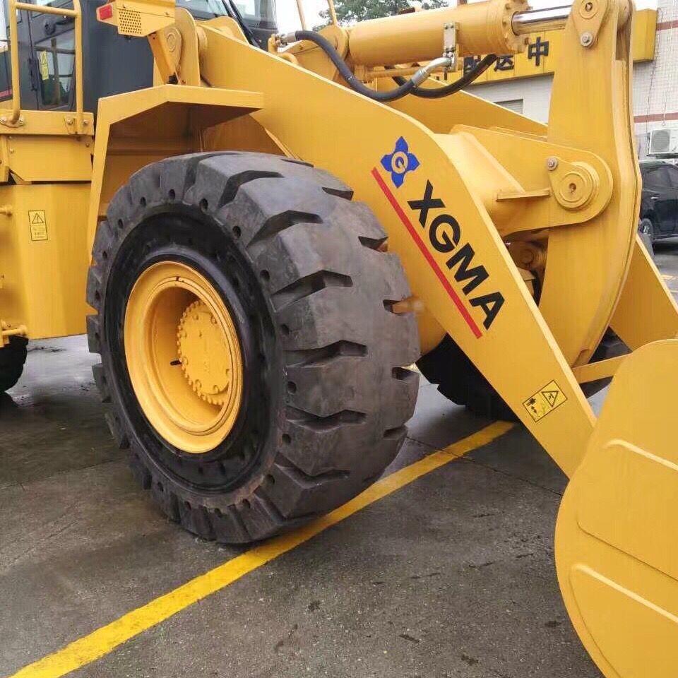 OTR Solid bias tyre, truck/forklift/loader tyre 23.5-25tire tread mold rubber tire mold