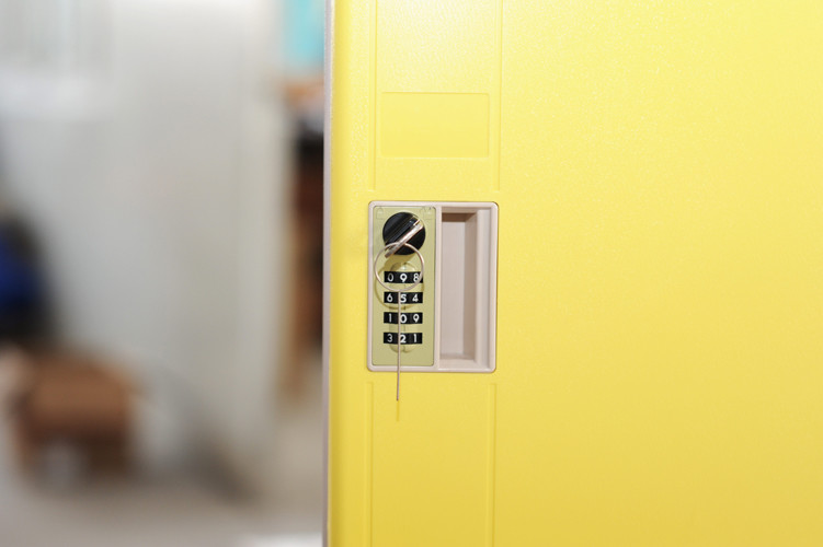 Yellow Door Employee Storage Lockers 4 Tier With Master Combination Padlock