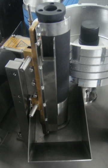 round bottle sticker labelling machine For Glass Bottles 100bottles min