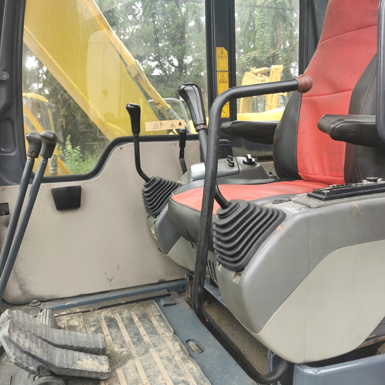 Japan Manufactured 6 Ton Used Komatsu PC60 Excavator with Original Hydraulic Cylinder