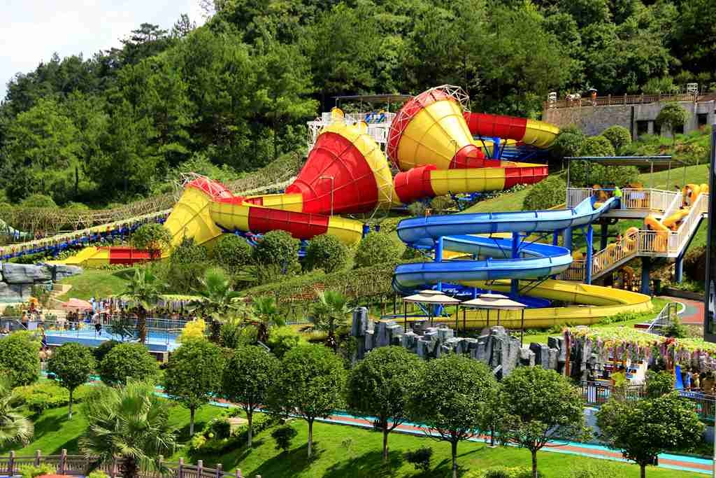 Exciting Aqua Park Equipment Fiberglass Water Slide For Aqua Parks