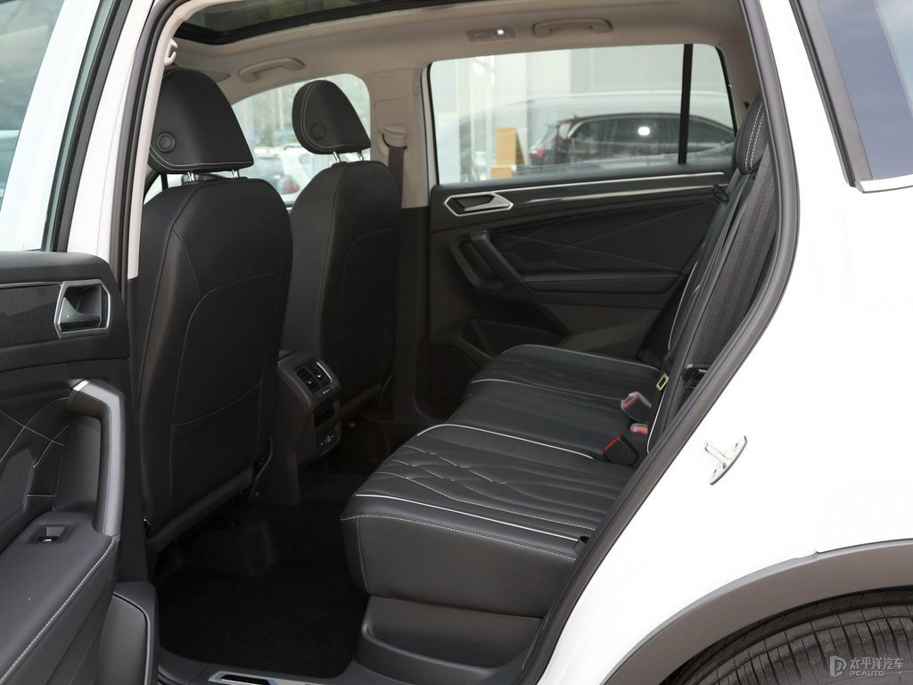 PHEV Gasoline Powered Vehicles Hybrid Flagship Version New Energy Automobile