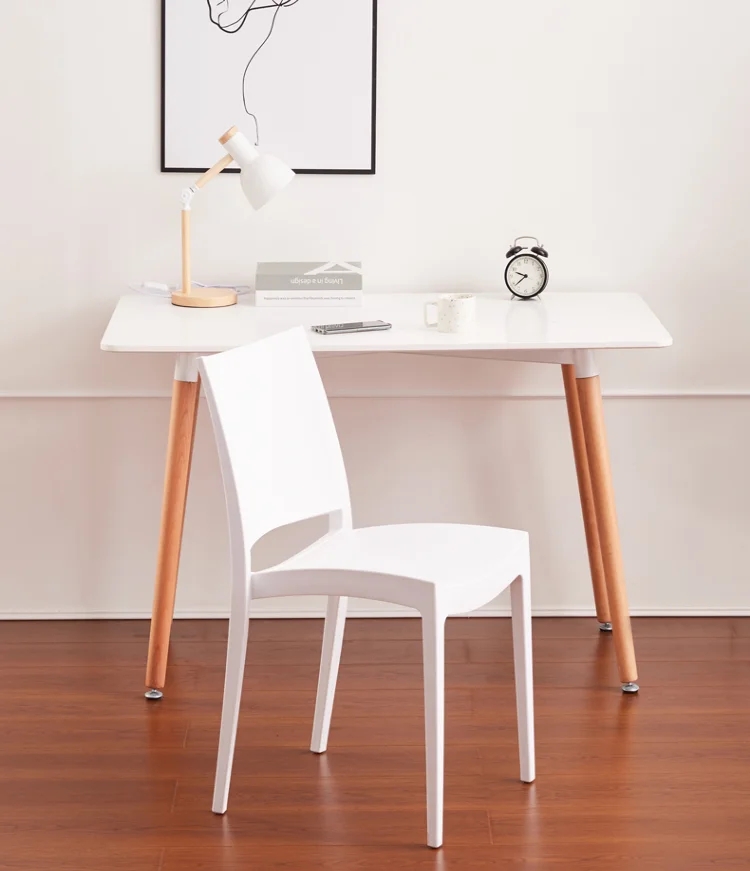 Stackable Outdoor Dining Chairs PP Plastic Home Furniture Custom Colors N.W. 4.5KGS G.W. 21KGS For Home Simple Design