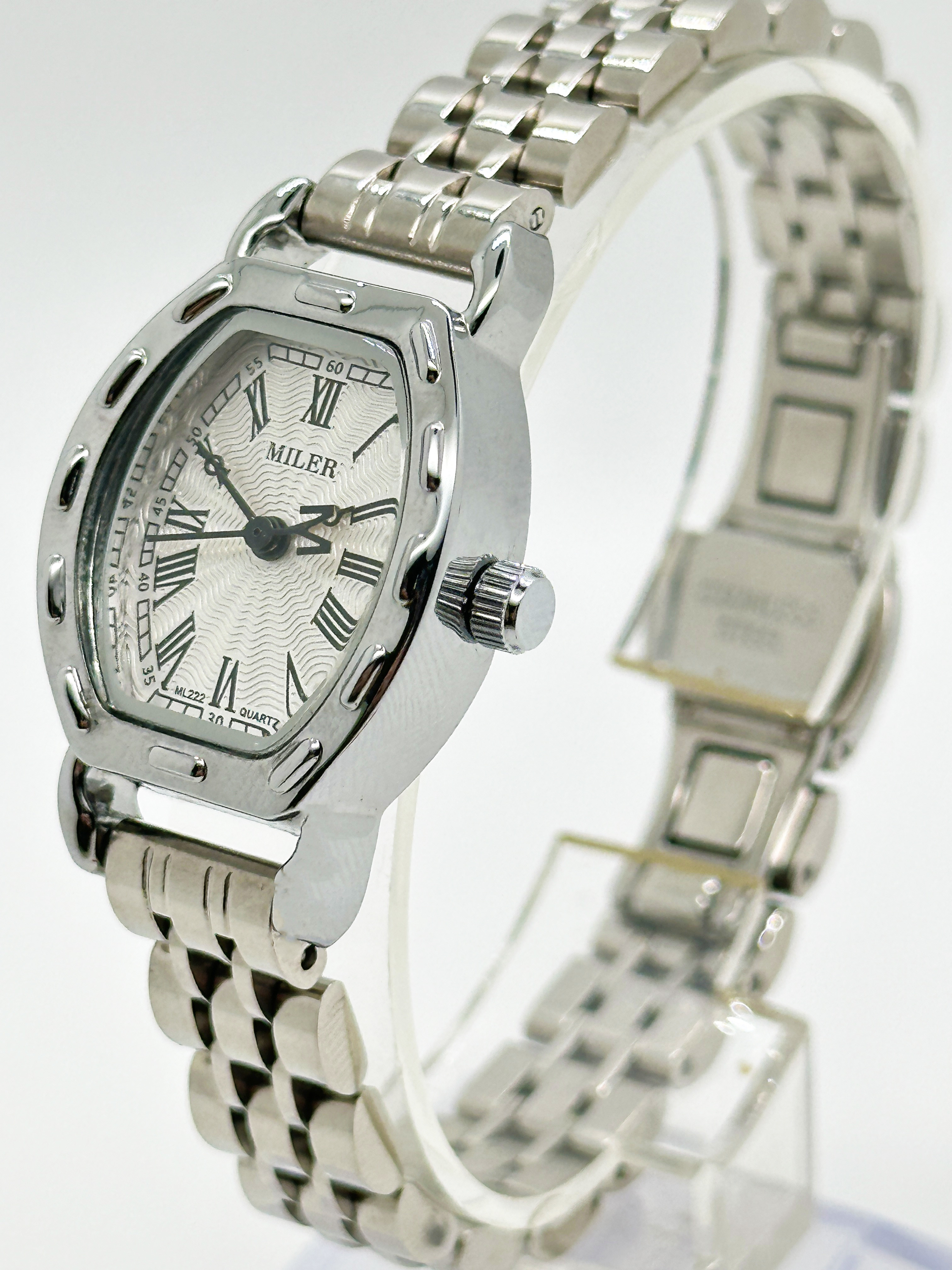 Minimalist Stylish Stainless Steel Strap Watch Quartz Silver Waterproof Watch